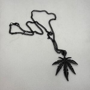 Brand New!! Pot leaf pendant with chain